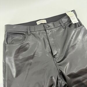 Abercrombie Fitch 90s Straight Ultra High Rise Black Faux Leather Pant 33 16 NWT